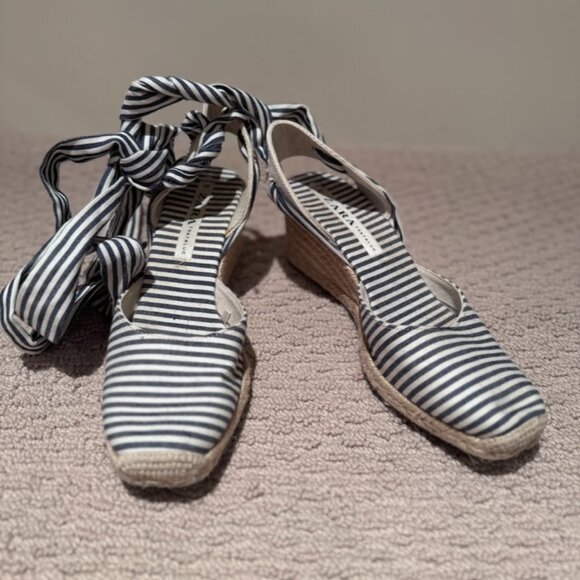Zara - Striped Blue and White Espadrille Wedge Heels with Ankle Ties - size 7.5 - Picture 2 of 6